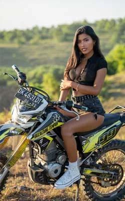 Call Girls in Magarpatta